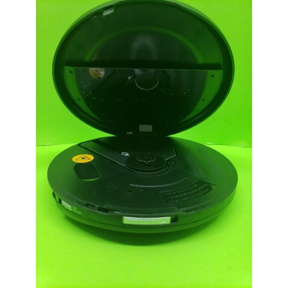 ONN Personal Portable CD Player with FM Radio Black Model ONB15AV201 -Tested - Picture 6 of 12